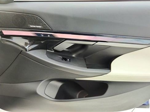 Used 2025 BMW 540i xDrive 540i xDrive image 24