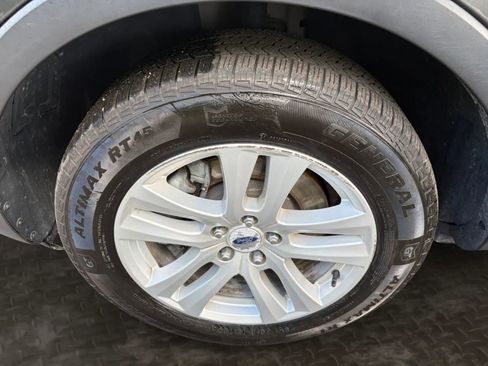 Used 2019 Ford Explorer XLT w/ Equipment Group 201A AWD/4WD image 38