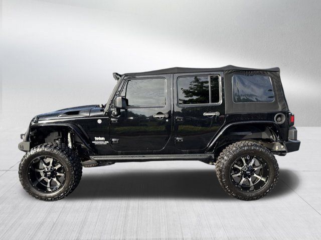 Used 2015 Jeep Wrangler Unlimited Rubicon w/ Connectivity Group AWD/4WD image 9