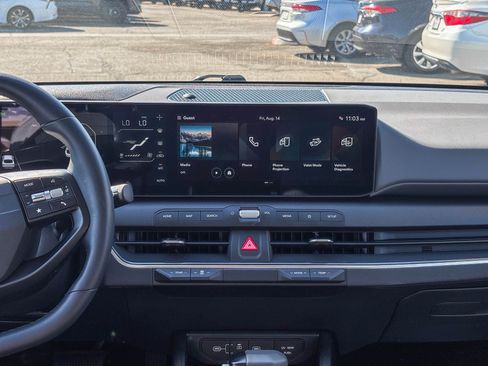Used 2025 Kia K4 EX FWD image 17
