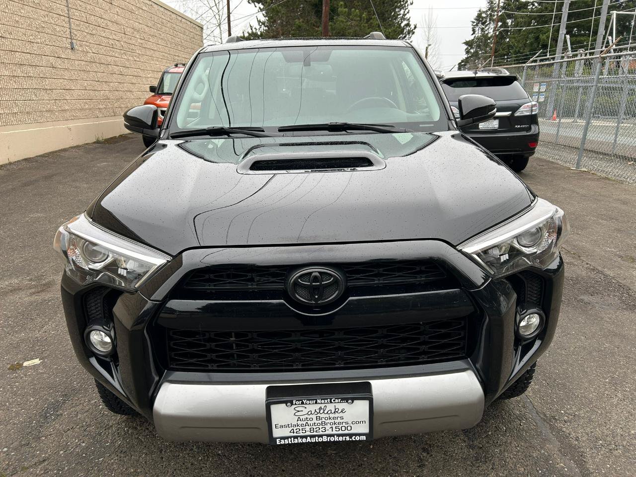 Used 2018 Toyota 4Runner TRD Off-Road Premium AWD/4WD image 2