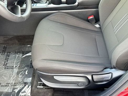 Certified 2025 Hyundai Elantra SEL image 20