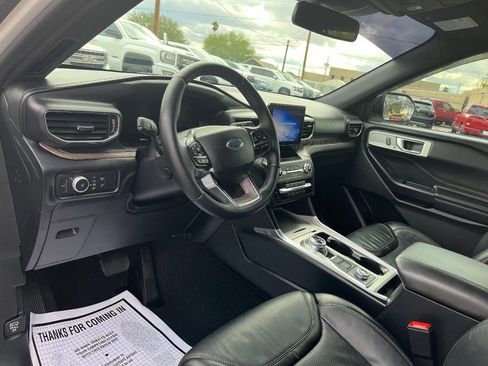 Used 2020 Ford Explorer Platinum image 26