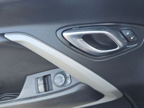 Used 2020 Chevrolet Camaro LT image 18