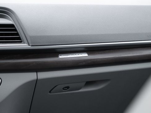 Used 2019 Audi Q5 Prestige image 17