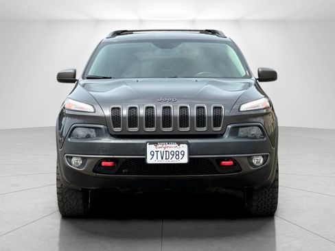 Used 2015 Jeep Cherokee Trailhawk AWD/4WD image 8