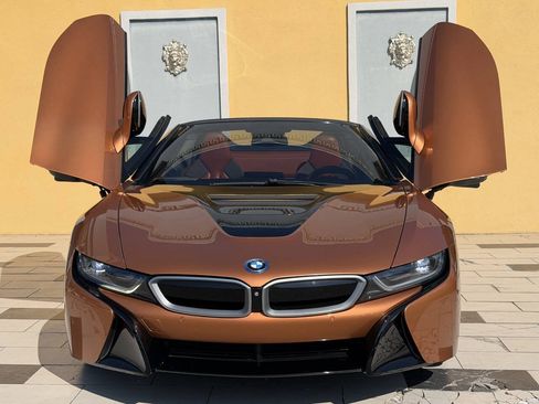 Used 2019 BMW i8 Roadster AWD/4WD image 2