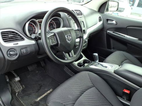 Used 2017 Dodge Journey SE image 9