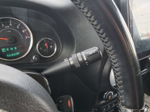 Used 2016 Jeep Wrangler Unlimited Sahara w/ Dual Top Group AWD/4WD image 14