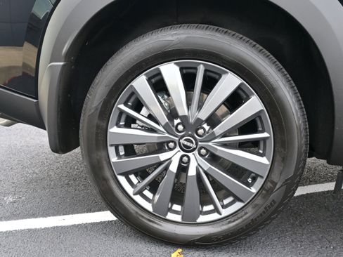 New 2025 Nissan Pathfinder SL w/ SL Premium Package image 9