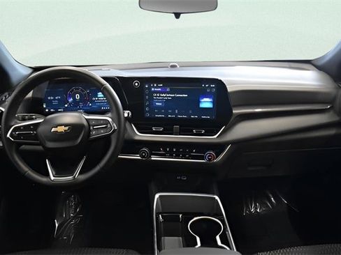 Used 2025 Chevrolet Equinox LT image 5