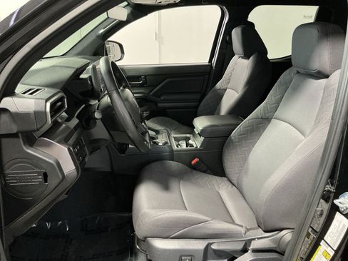 Used 2025 Toyota Tacoma SR5 AWD/4WD image 14