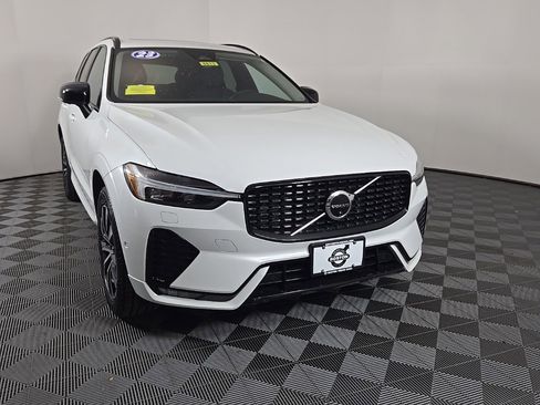 Certified 2023 Volvo XC60 B5 Plus w/ Protection Package Premier image 3