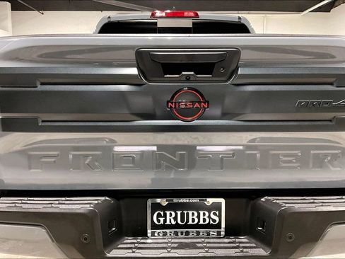 Used 2025 Nissan Frontier PRO-4X AWD/4WD image 39