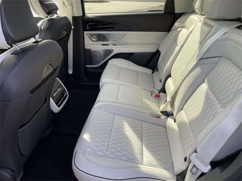 Used 2024 Lincoln Nautilus Black Label image 13