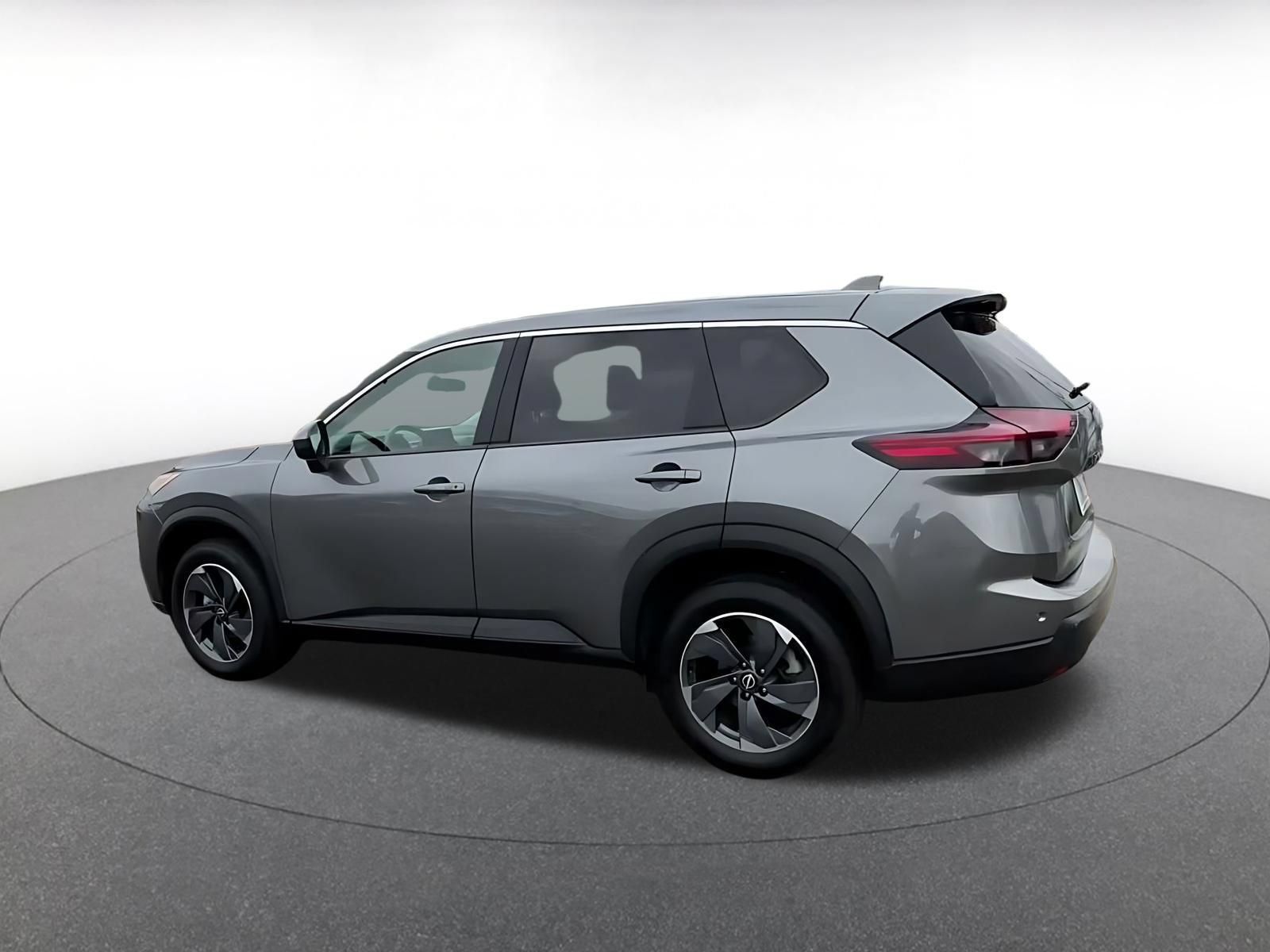 Used 2025 Nissan Rogue SV FWD image 9