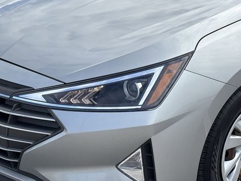 Used 2020 Hyundai Elantra SE image 6