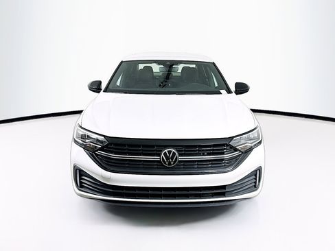 Used 2024 Volkswagen Jetta Sport FWD image 2