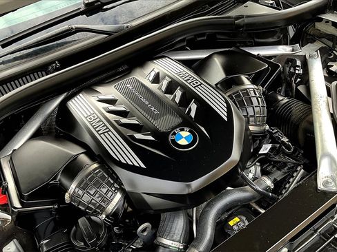 Used 2022 BMW X7 M50i image 32