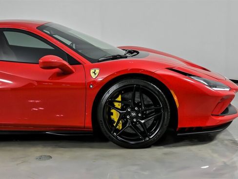 Used 2022 Ferrari F8 Tributo RWD image 15
