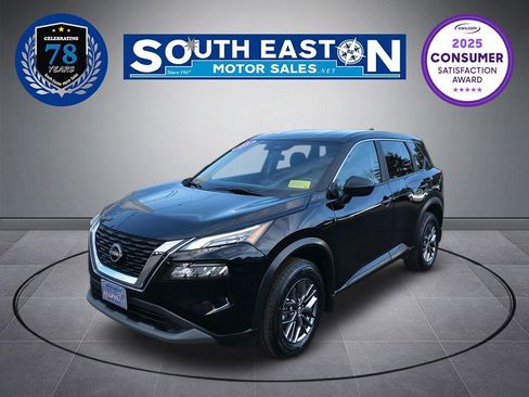 Used 2023 Nissan Rogue S image 1