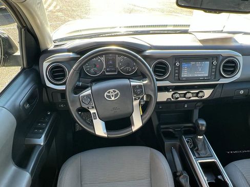 Used 2017 Toyota Tacoma SR5 image 35