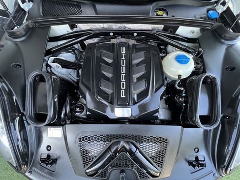 Used 2017 Porsche Macan S image 33