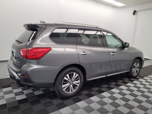 Used 2019 Nissan Pathfinder SV image 10
