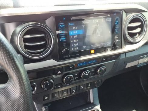 Used 2019 Toyota Tacoma TRD Off-Road w/ TRD Premium Off Road Package AWD/4WD image 12