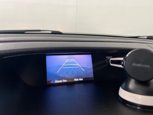 Used 2015 Honda CR-V LX image 16