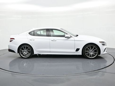 Used 2023 Genesis G70 2.0T image 5