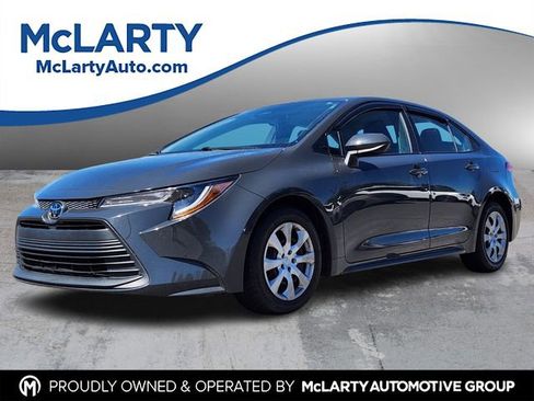 Used 2023 Toyota Corolla LE image 1