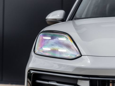 Certified 2026 Porsche Cayenne AWD/4WD image 18