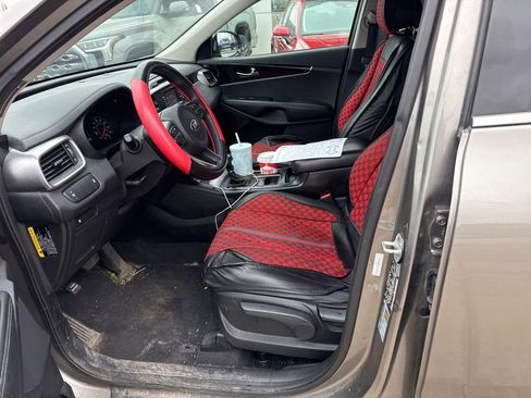 Used 2016 Kia Sorento LX image 8