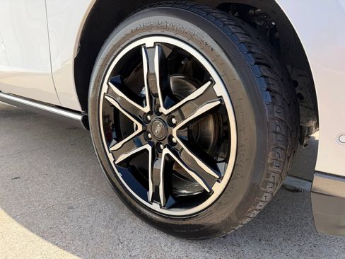Used 2019 Ford Expedition Limited w/ Texas Edition Package RWD image 44