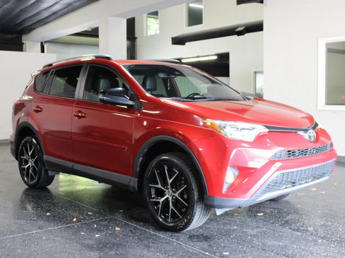 Used 2017 Toyota RAV4 SE w/ Power Extra Value Package FWD image 1