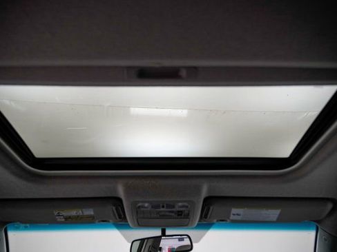 Used 2013 Toyota Highlander SE image 20