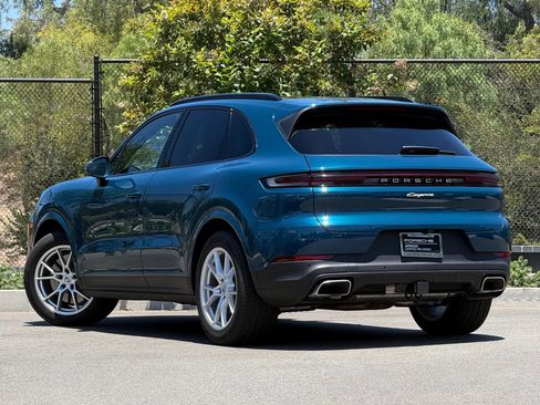 Used 2026 Porsche Cayenne AWD/4WD image 3