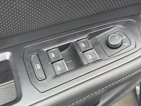 Used 2026 Volkswagen Atlas Cross Sport SE FWD image 12