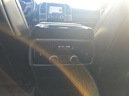 Used 2021 Ford Expedition Platinum image 33