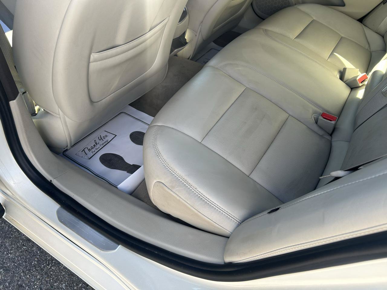 Used 2013 Cadillac XTS FWD image 9