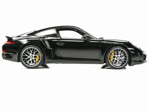Used 2014 Porsche 911 Turbo S image 23