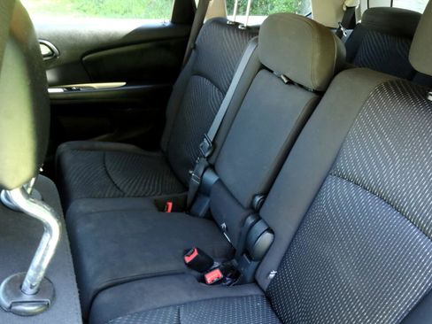 Used 2018 Dodge Journey SE w/ Popular Equipment Group image 12