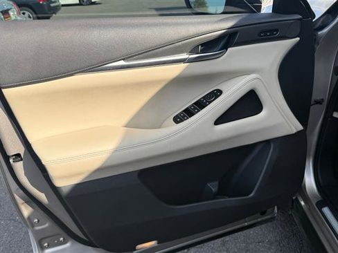 Used 2023 INFINITI QX60 Luxe FWD image 6