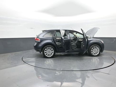 Used 2014 Lincoln MKX FWD w/ Equipment Group 101A image 42