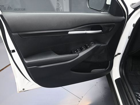 Certified 2024 Kia Seltos LX image 10