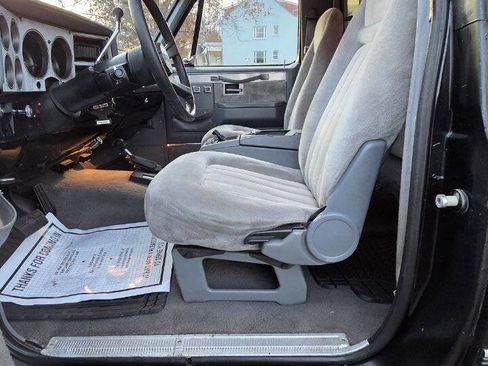 Used 1989 Chevrolet Blazer 4WD image 9