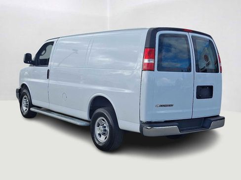 Used 2023 Chevrolet Express 2500 w/ Driver Convenience Package image 7