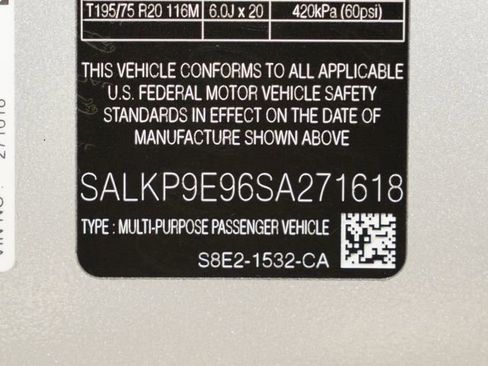 Used 2025 Land Rover Range Rover SE image 23