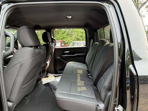 New 2026 RAM 1500 Express AWD/4WD image 15